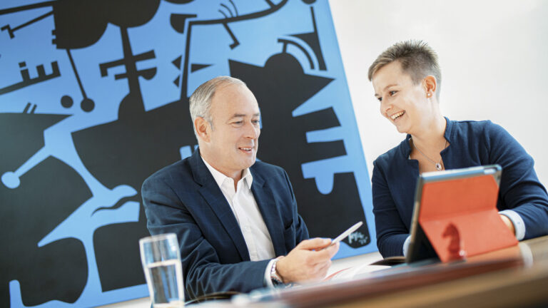 Rechtsanwalt Hr. Christian Rothfuß im Beratungsgespräch Rechtsanwalt Hr. Christian Rothfuß im Beratungsgespräch