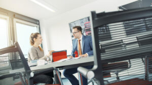 Rechtsanwalt Hr. Patrick Müller im Beratungsgespräch Rechtsanwalt Hr. Patrick Müller im Beratungsgespräch