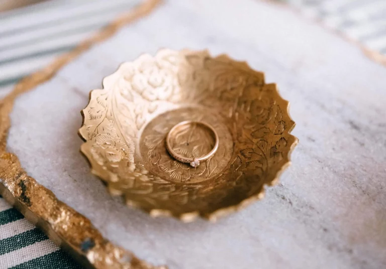 Ehering in Schale Ehering in Schale